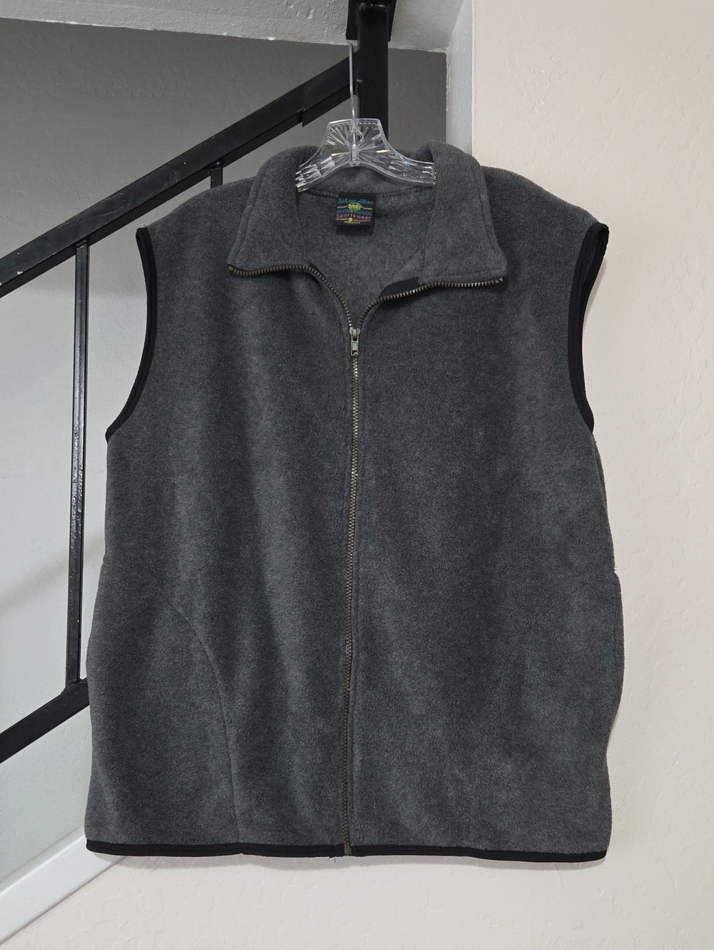 Classic Men's Gray Fleece Zip Vest Size L